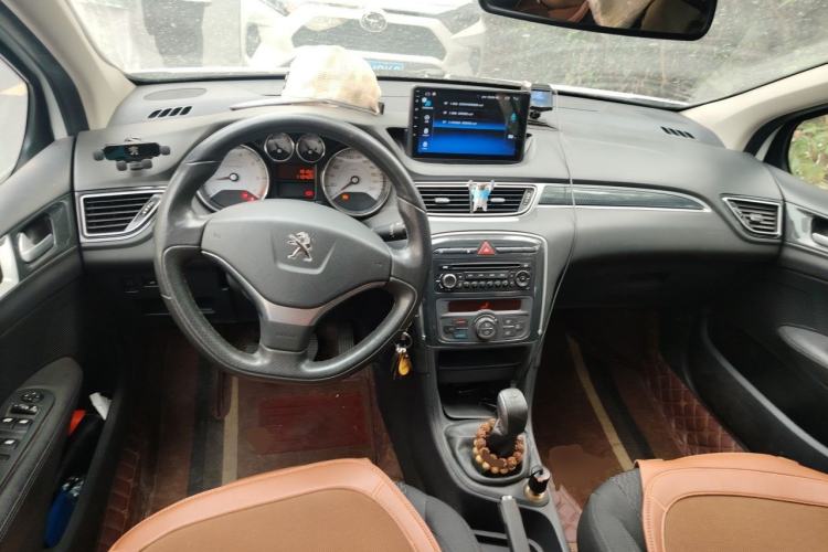 Used Peugeot 308 2014 Enjoy Edition Classic 1.6L Manual Fashion Model Center Console