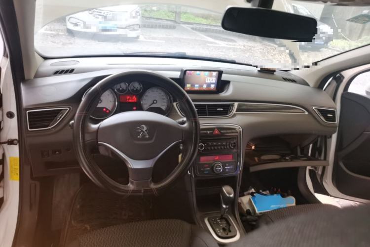 Used Peugeot 308 2014 Enjoy Edition Classic 1.6L Automatic Premium Model Center Console
