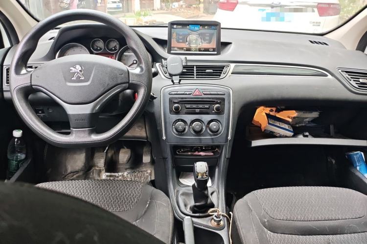 Used Peugeot 308 2014 Enjoy Edition Classic 1.6L Manual YouShang Model Center Console