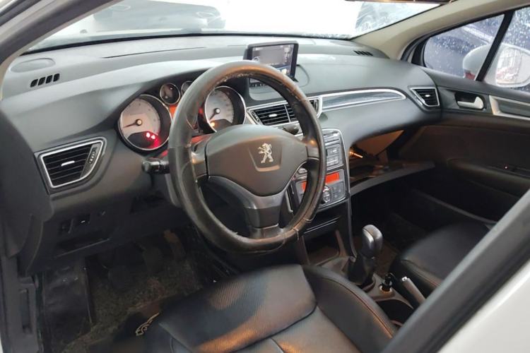 Used Peugeot 308 2014 Enjoy Edition Classic 1.6L Manual Fashion Model Center Console
