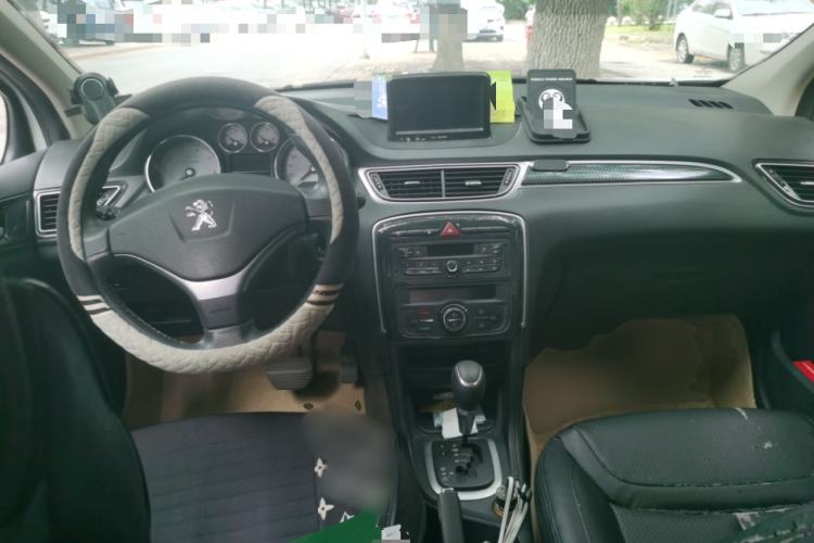 Used Peugeot 308 2014 Enjoy Edition Classic 1.6L Automatic Premium Model Center Console
