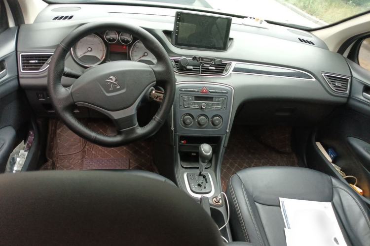 Used Peugeot 308 2014 Enjoy Edition Classic 1.6L Automatic Premium Model Center Console