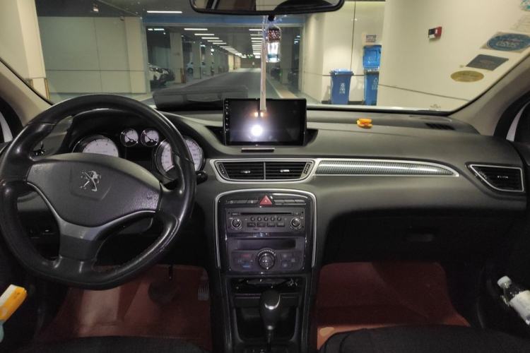 Used Peugeot 308 2014 Enjoyment Edition Classic 1.6L Automatic Fashion Model Center Console