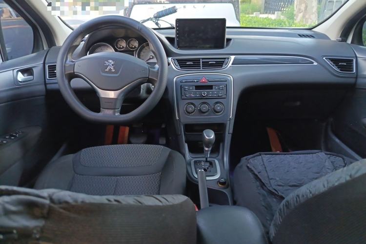 Used Peugeot 308 2014 Enjoy Edition Classic 1.6L Automatic Premium Model Center Console