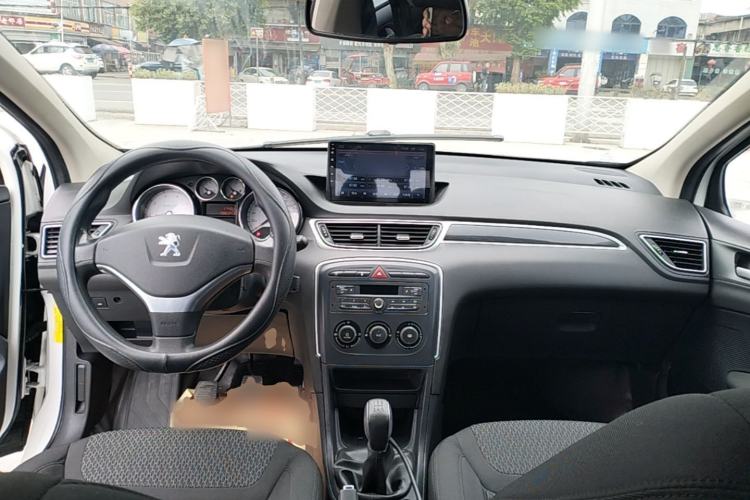 Used Peugeot 308 2014 Enjoy Edition Classic 1.6L Manual YouShang Model Center Console