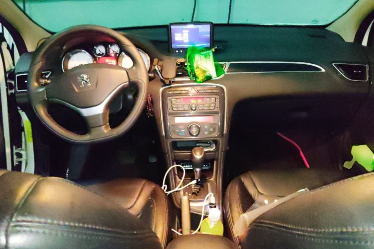 Used Peugeot 308 2014 Enjoy Edition Classic 1.6L Automatic Premium Model Center Console