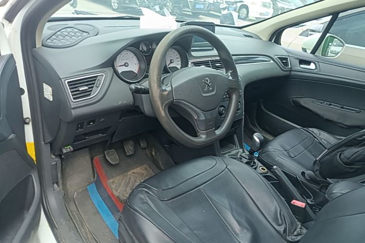 Used Peugeot 308 2014 Enjoy Edition Classic 1.6L Manual YouShang Model Center Console