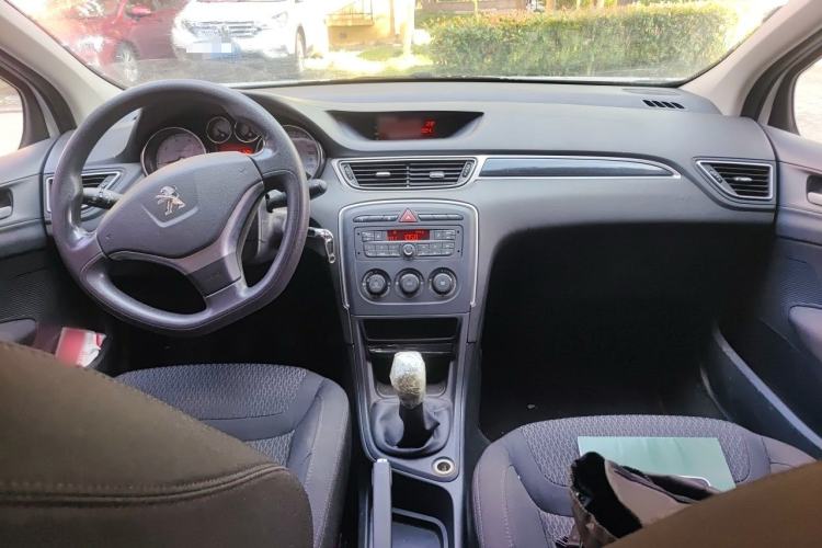 Used Peugeot 308 2014 Enjoy Edition Classic 1.6L Manual YouShang Model Center Console