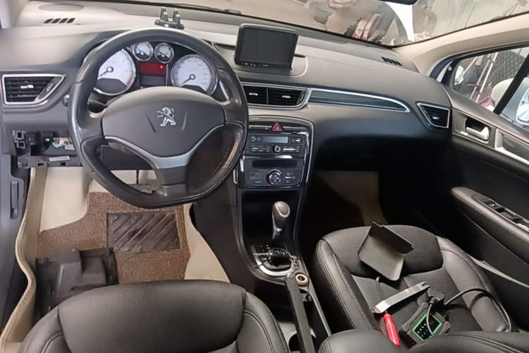 Used Peugeot 308 2014 Enjoyment Edition Classic 1.6L Automatic Fashion Model Center Console