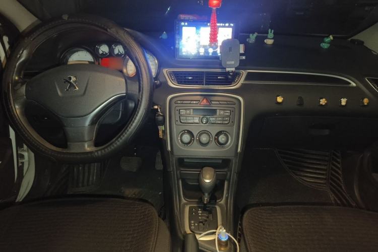 Used Peugeot 308 2014 Enjoy Edition Classic 1.6L Automatic Premium Model Center Console