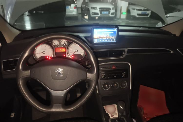 Used Peugeot 308 2014 Enjoy Edition Classic 1.6L Automatic Premium Model Center Console