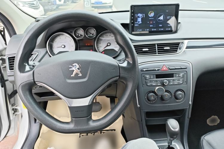 Used Peugeot 308 2014 Enjoy Edition Classic 1.6L Automatic Premium Model Center Console