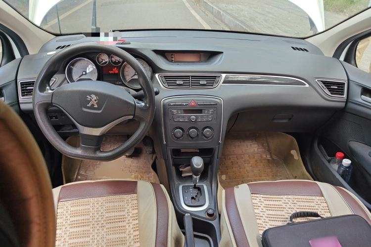 Used Peugeot 308 2014 Enjoy Edition Classic 1.6L Automatic Premium Model Center Console