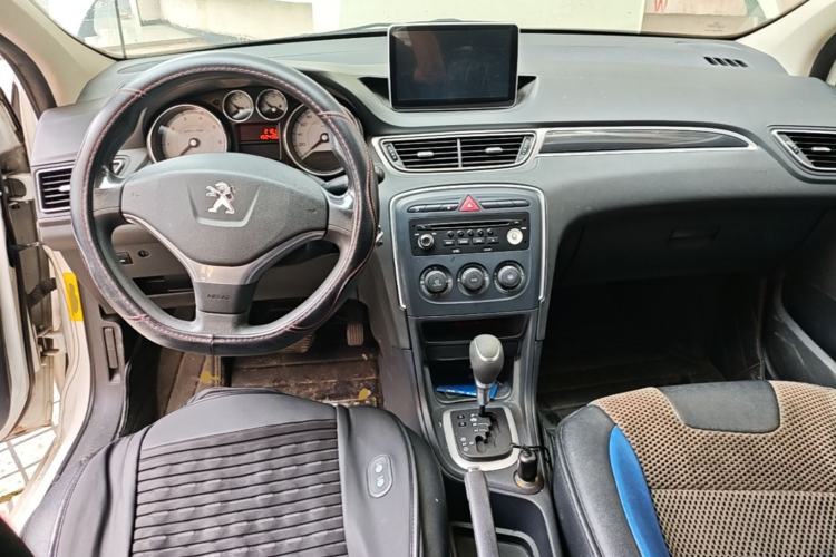 Used Peugeot 308 2014 Enjoy Edition Classic 1.6L Automatic Premium Model Center Console