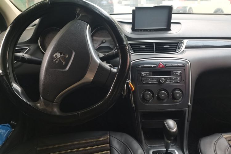 Used Peugeot 308 2014 Enjoy Edition Classic 1.6L Automatic Premium Model Center Console