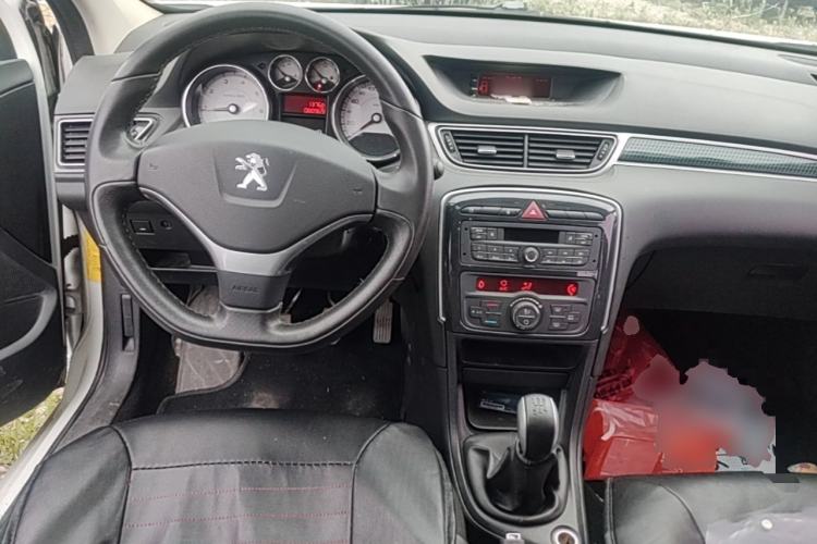 Used Peugeot 308 2014 Enjoy Edition Classic 1.6L Manual Fashion Model Center Console