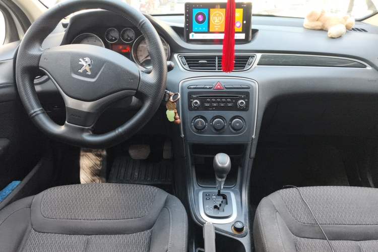 Used Peugeot 308 2014 Enjoy Edition Classic 1.6L Automatic Premium Model Center Console