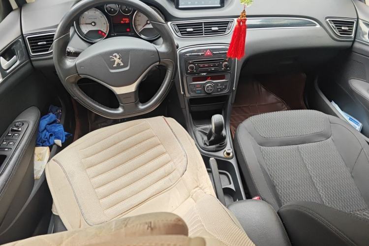 Used Peugeot 308 2014 Enjoy Edition Classic 1.6L Manual Fashion Model Center Console