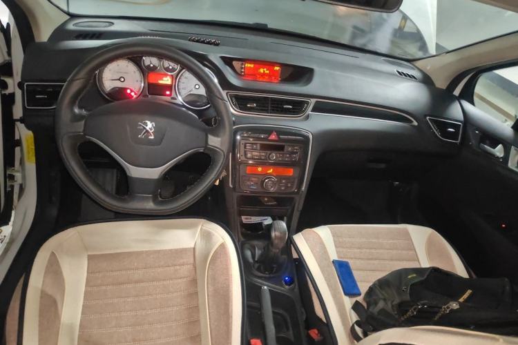 Used Peugeot 308 2014 Enjoy Edition Classic 1.6L Manual Fashion Model Center Console