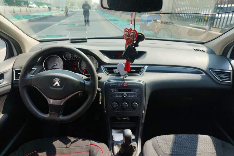 Used Peugeot 308 2014 Enjoy Edition Classic 1.6L Manual YouShang Model Center Console