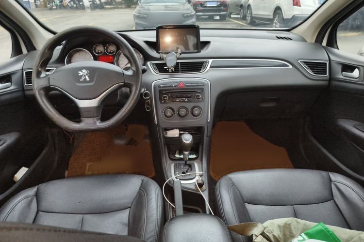 Used Peugeot 308 2014 Enjoy Edition Classic 1.6L Automatic Premium Model Center Console