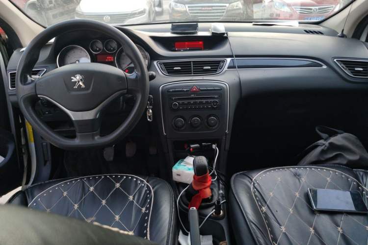 Used Peugeot 308 2014 Enjoy Edition Classic 1.6L Manual YouShang Model Center Console