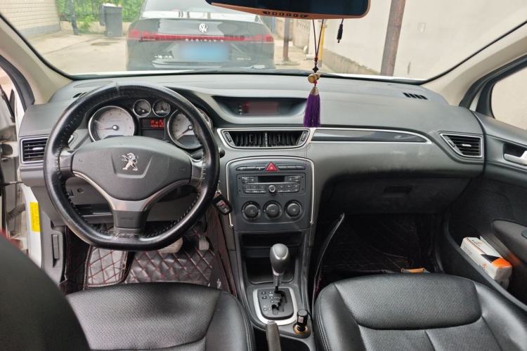 Used Peugeot 308 2014 Enjoy Edition Classic 1.6L Automatic Premium Model Center Console