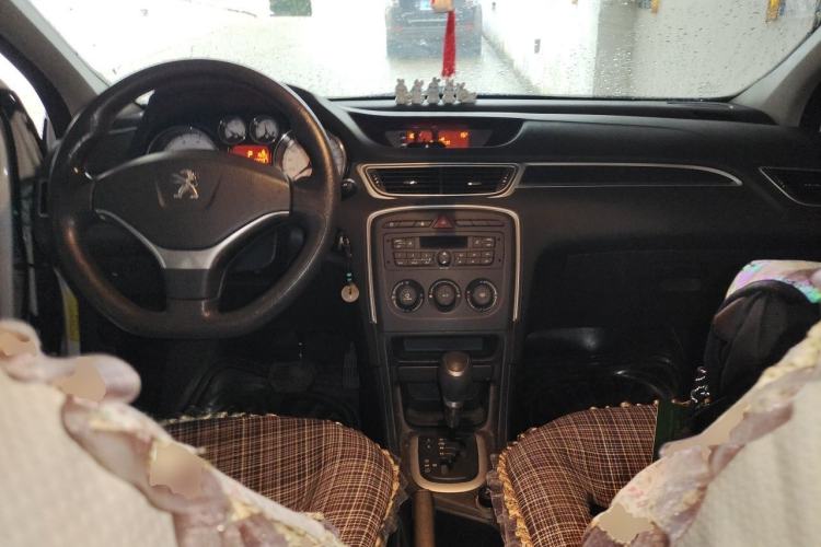 Used Peugeot 308 2014 Enjoy Edition Classic 1.6L Automatic Premium Model Center Console