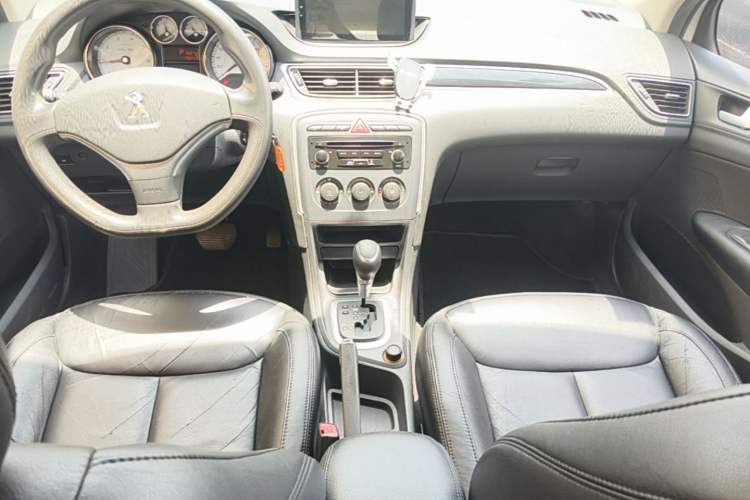 Used Peugeot 308 2014 Enjoy Edition Classic 1.6L Automatic Premium Model Center Console