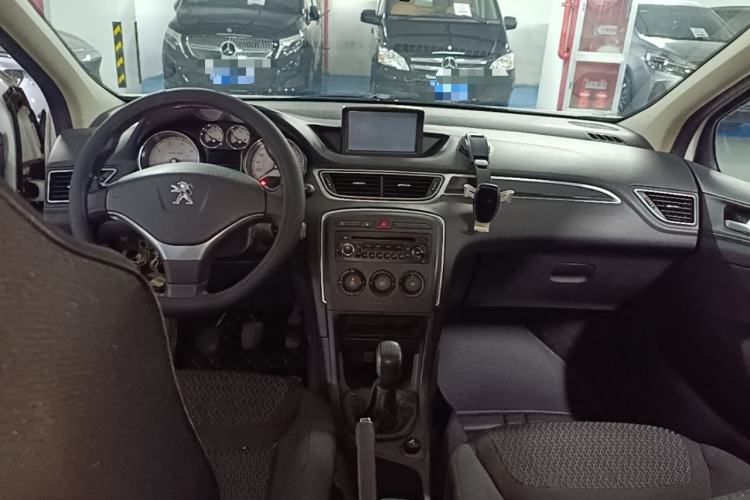 Used Peugeot 308 2014 Enjoy Edition Classic 1.6L Manual YouShang Model Center Console