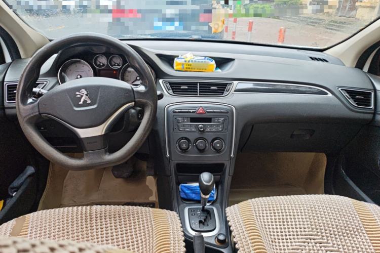 Used Peugeot 308 2014 Enjoy Edition Classic 1.6L Automatic Premium Model Center Console