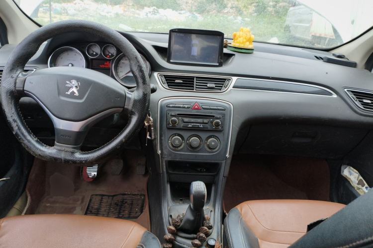Used Peugeot 308 2014 Enjoy Edition Classic 1.6L Manual YouShang Model Center Console