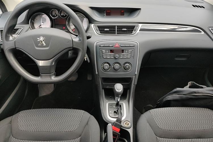 Used Peugeot 308 2014 Enjoy Edition Classic 1.6L Automatic Premium Model Center Console