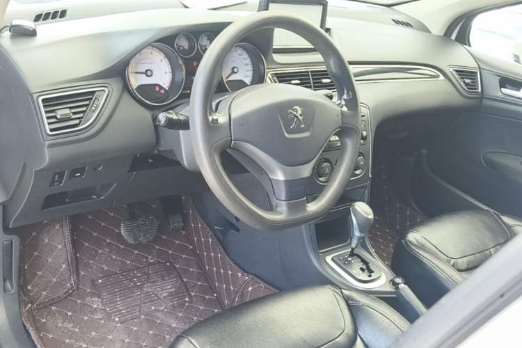 Used Peugeot 308 2014 Enjoy Edition Classic 1.6L Automatic Premium Model Center Console