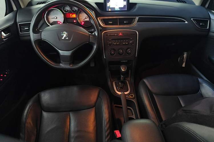 Used Peugeot 308 2014 Enjoy Edition Classic 1.6L Automatic Premium Model Center Console