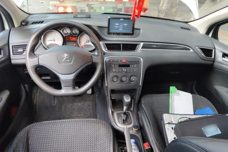 Used Peugeot 308 2014 Enjoyment Edition Classic 1.6L Automatic Fashion Model Center Console