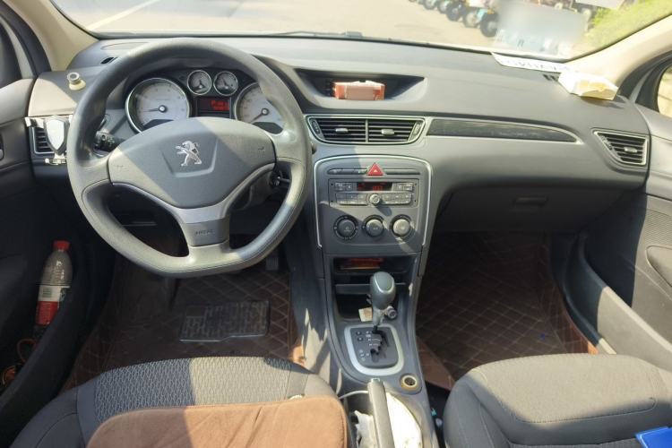 Used Peugeot 308 2014 Enjoy Edition Classic 1.6L Automatic Premium Model Center Console