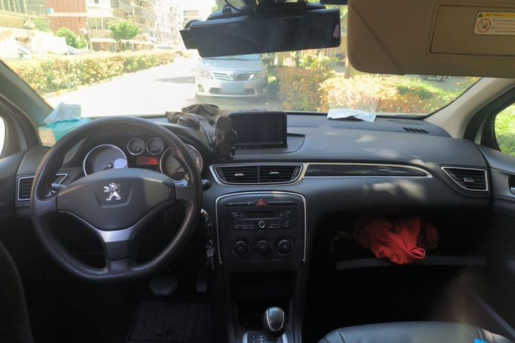Used Peugeot 308 2014 Enjoy Edition Classic 1.6L Automatic Premium Model Center Console