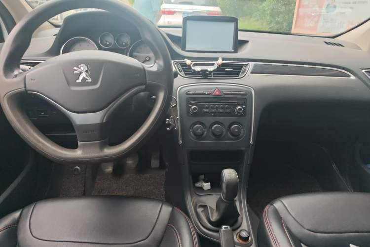 Used Peugeot 308 2014 Enjoy Edition Classic 1.6L Manual YouShang Model Center Console
