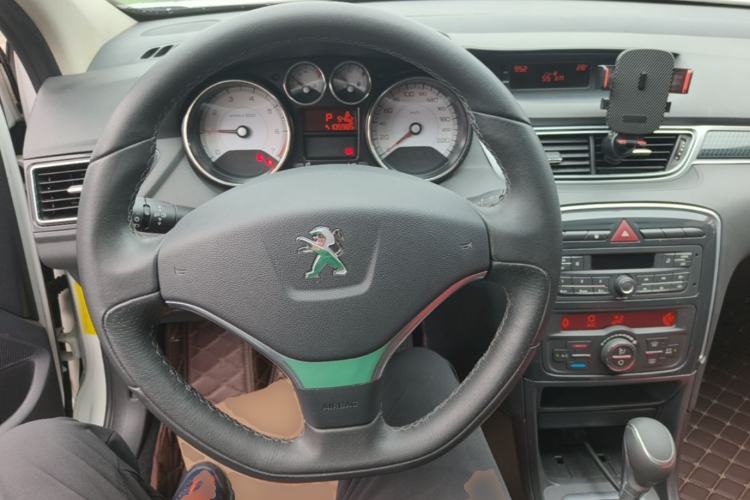 Used Peugeot 308 2014 Enjoyment Edition Classic 1.6L Automatic Fashion Model Center Console