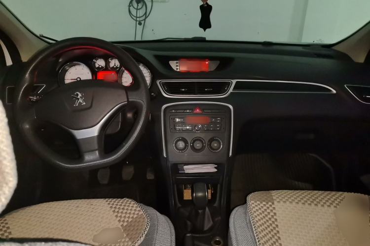 Used Peugeot 308 2014 Enjoy Edition Classic 1.6L Manual YouShang Model Center Console