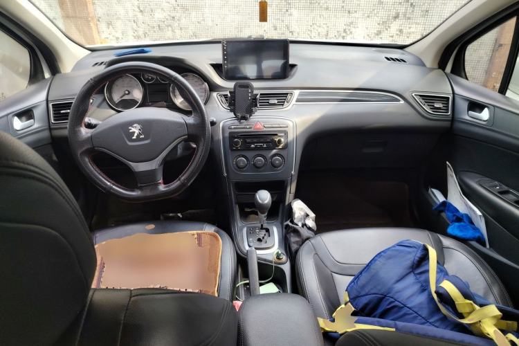 Used Peugeot 308 2014 Enjoy Edition Classic 1.6L Automatic Premium Model Center Console