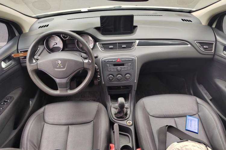 Used Peugeot 308 2014 Enjoy Edition Classic 1.6L Manual YouShang Model Center Console