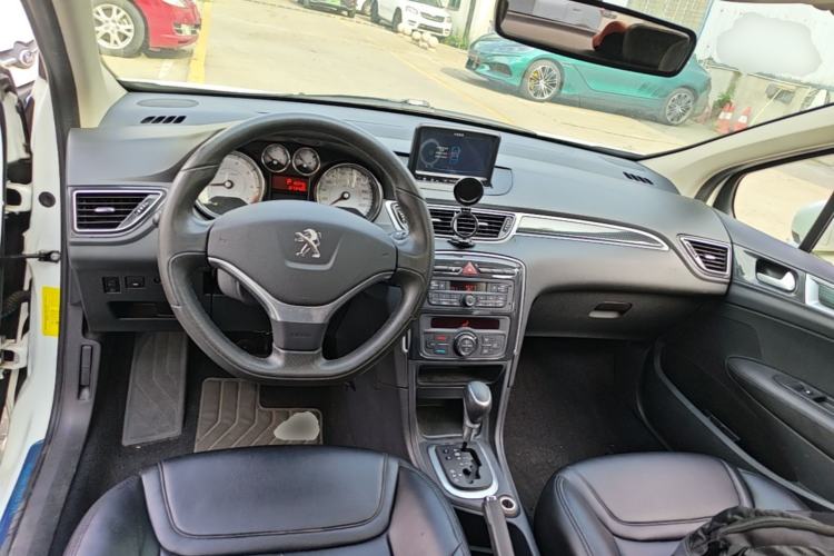 Used Peugeot 308 2014 Enjoyment Edition Classic 1.6L Automatic Fashion Model Center Console