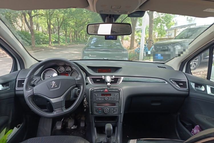 Used Peugeot 308 2014 Enjoy Edition Classic 1.6L Manual Fashion Model Center Console
