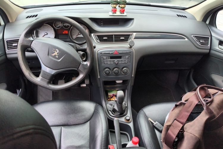 Used Peugeot 308 2014 Enjoy Edition Classic 1.6L Manual YouShang Model Center Console