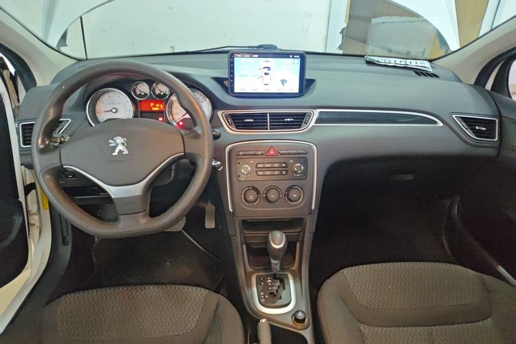 Used Peugeot 308 2014 Enjoy Edition Classic 1.6L Automatic Premium Model Center Console
