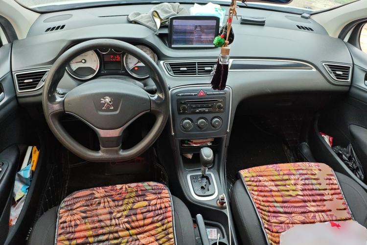 Used Peugeot 308 2014 Enjoy Edition Classic 1.6L Automatic Premium Model Center Console