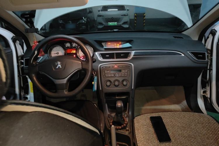 Used Peugeot 308 2014 Enjoy Edition Classic 1.6L Manual YouShang Model Center Console
