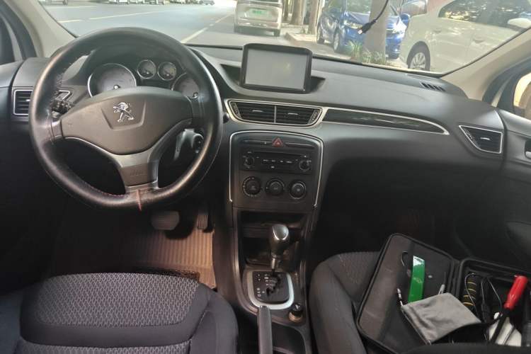 Used Peugeot 308 2014 Enjoy Edition Classic 1.6L Automatic Premium Model Center Console